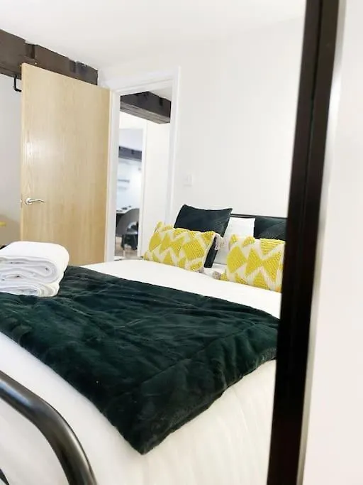 Riverside Apartment - York