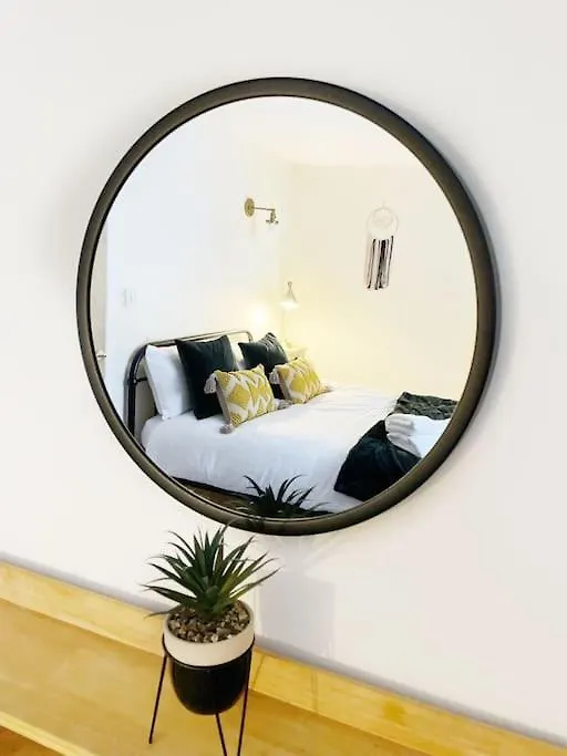 Riverside Apartment - York